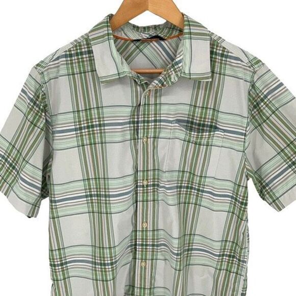 The North Face Mens Plaid Collared Short Sleeve Button Down Wicking Shirt Green - Picture 2 of 8